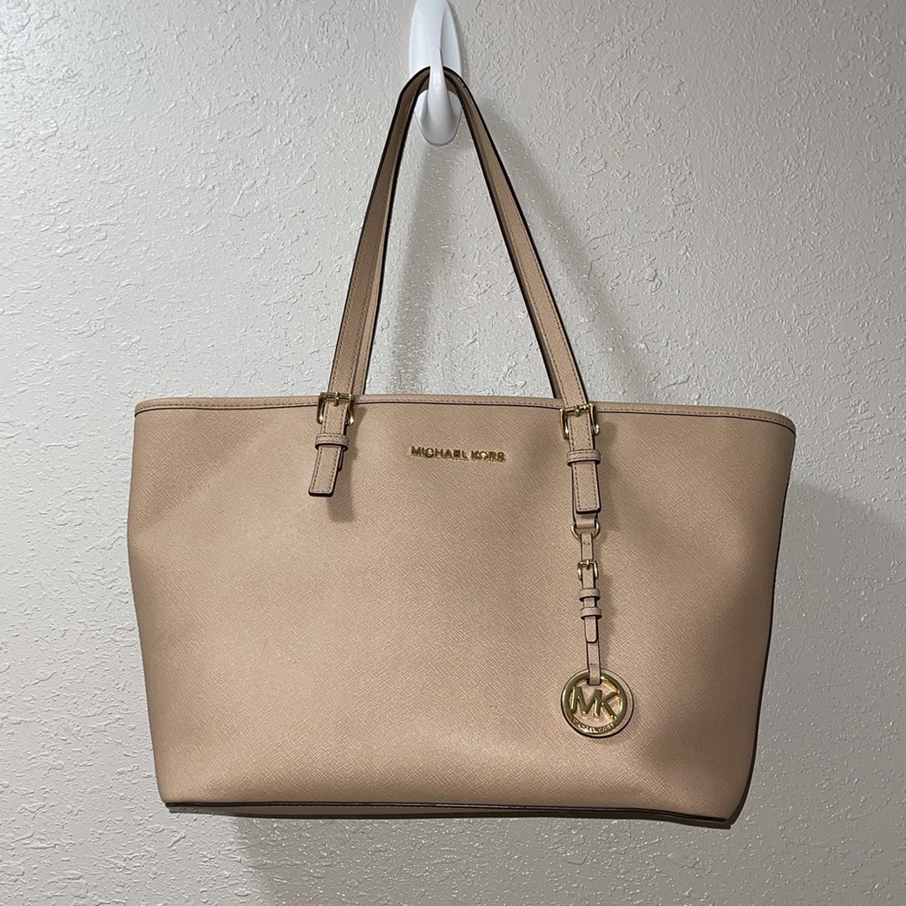 Blush Michael Kors jet set tote EUC